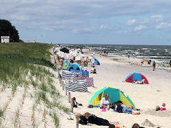 Strandleben im Sonnenschein